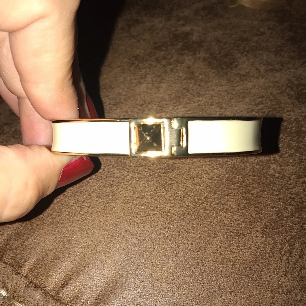 kate spade ivory hinged bangle bracelet with lock - Picture 2 of 5